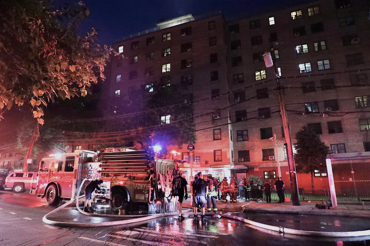 FDNY: Staten Island apartment complex fire sends 13 to hospital