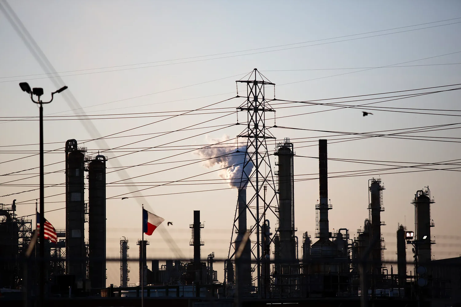 Texas imports of Venezuelan oil soar as war chokes off Middle East supply
