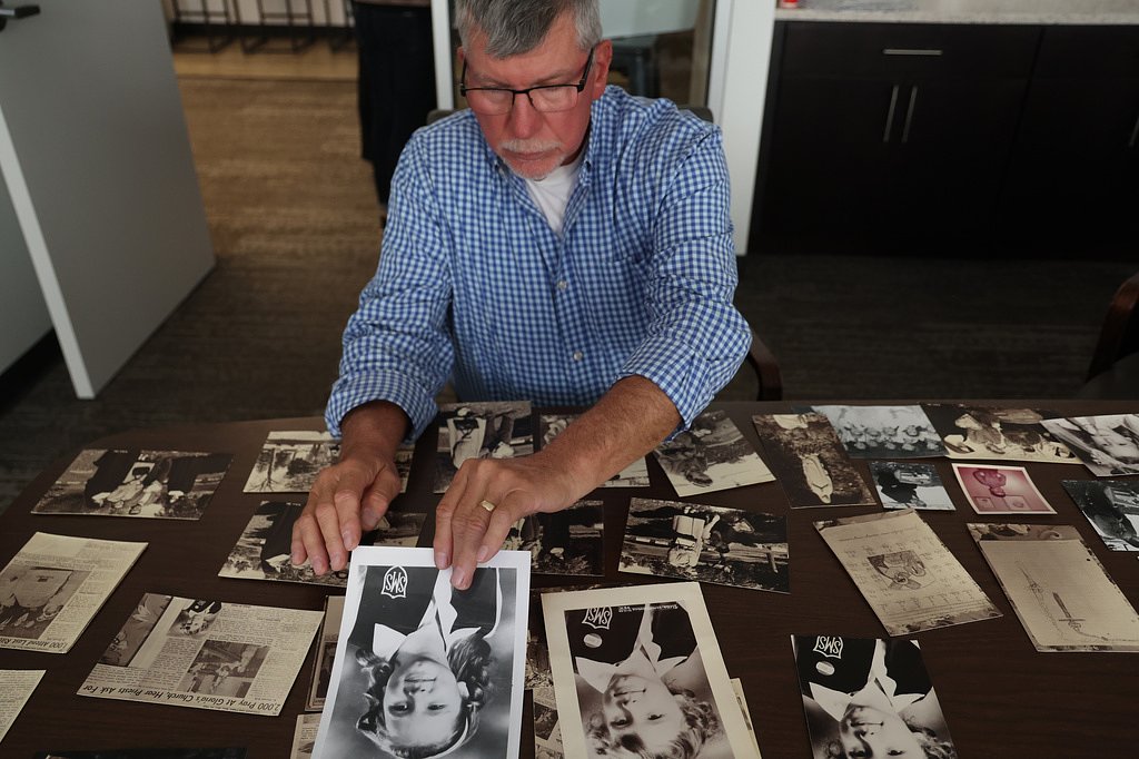 Chicago police say DNA ties a former detective to decades-old unsolved killing of 8-year-old girl