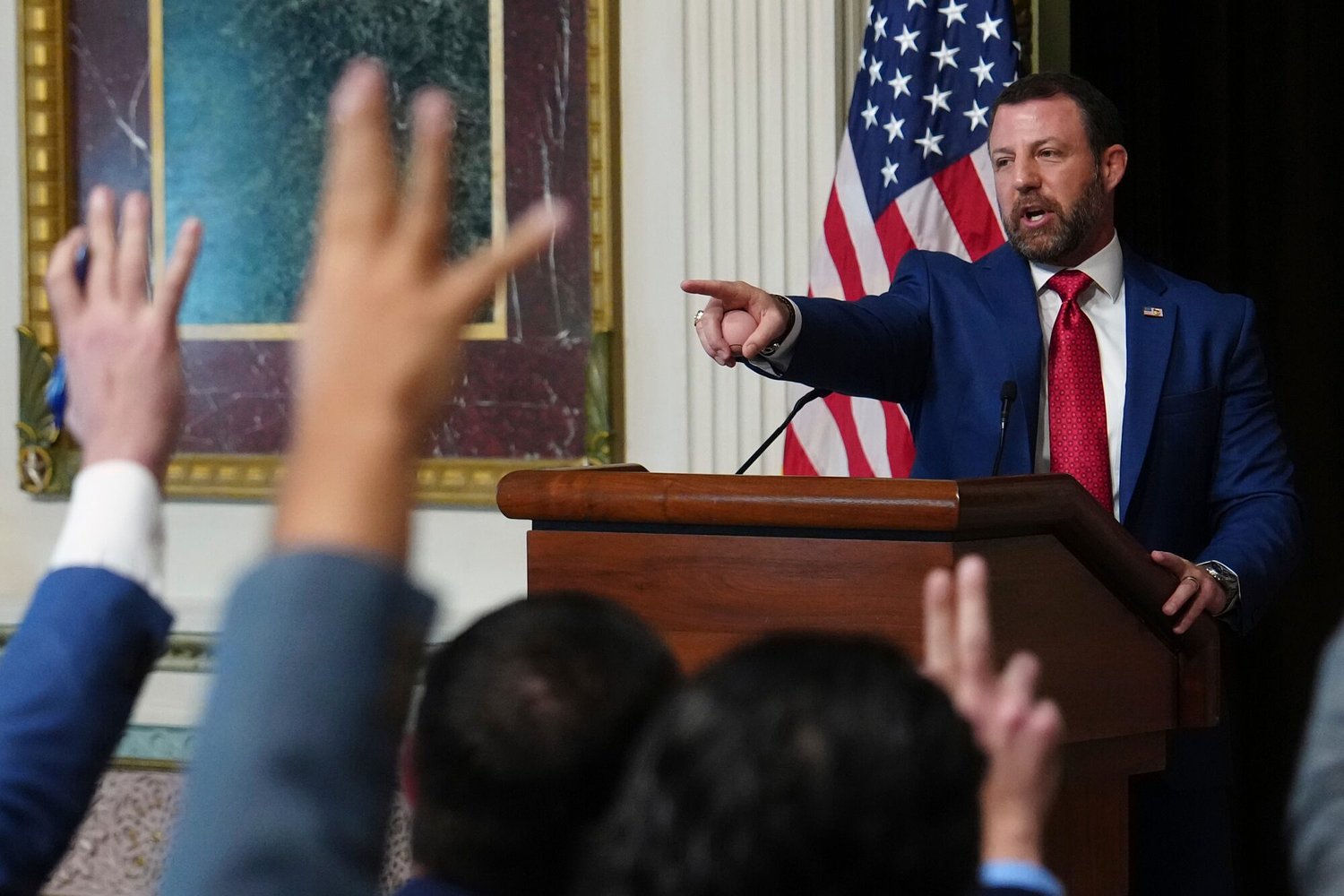Democrats press ICE on oversight, say 1 officer referred for discipline over use of force