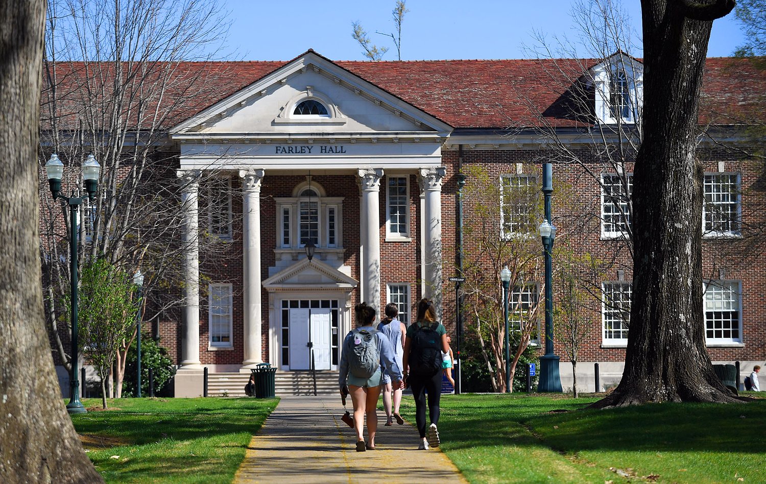 Former Ole Miss employee contends in appeal of dismissed lawsuit that Chancellor Glenn Boyce caved to hecklers