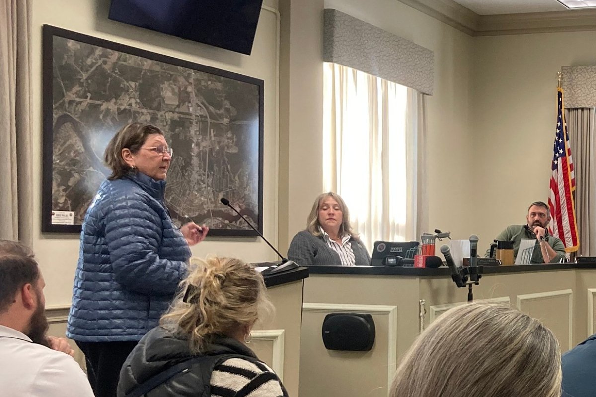 Brewer bans syringe services