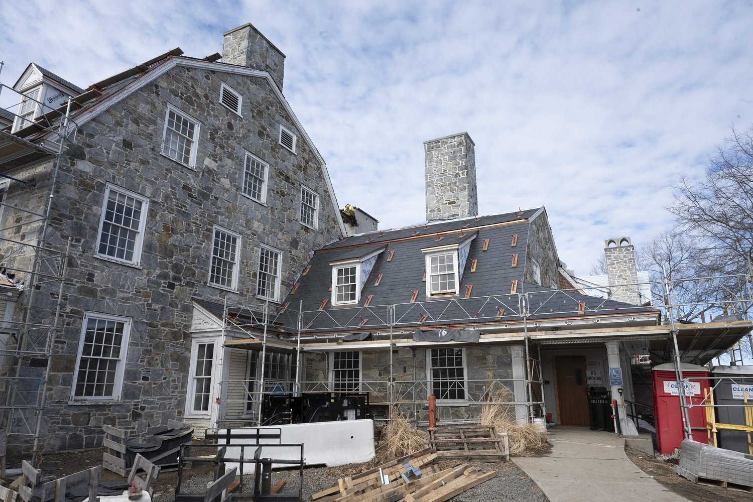 Amherst library trustees discuss tapping endowment to close $6.1M gap in Jones Library project