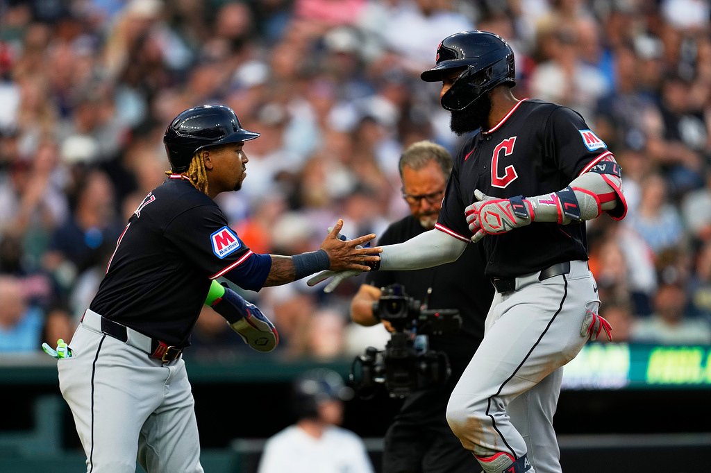 Guardians’ offense finally cashes in behind Jo Adell, Angel Martínez in 6-4 win over Tigers