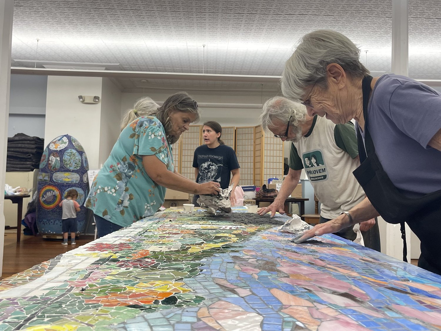 'A wonderful way to welcome people': Shelburne Falls mosaic sign project inches closer to completion