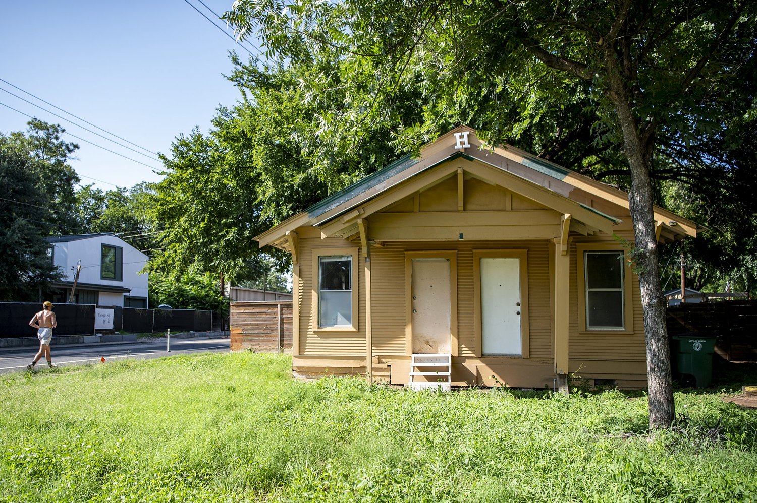 Austin rents are falling. So why are eviction filings still at record highs?