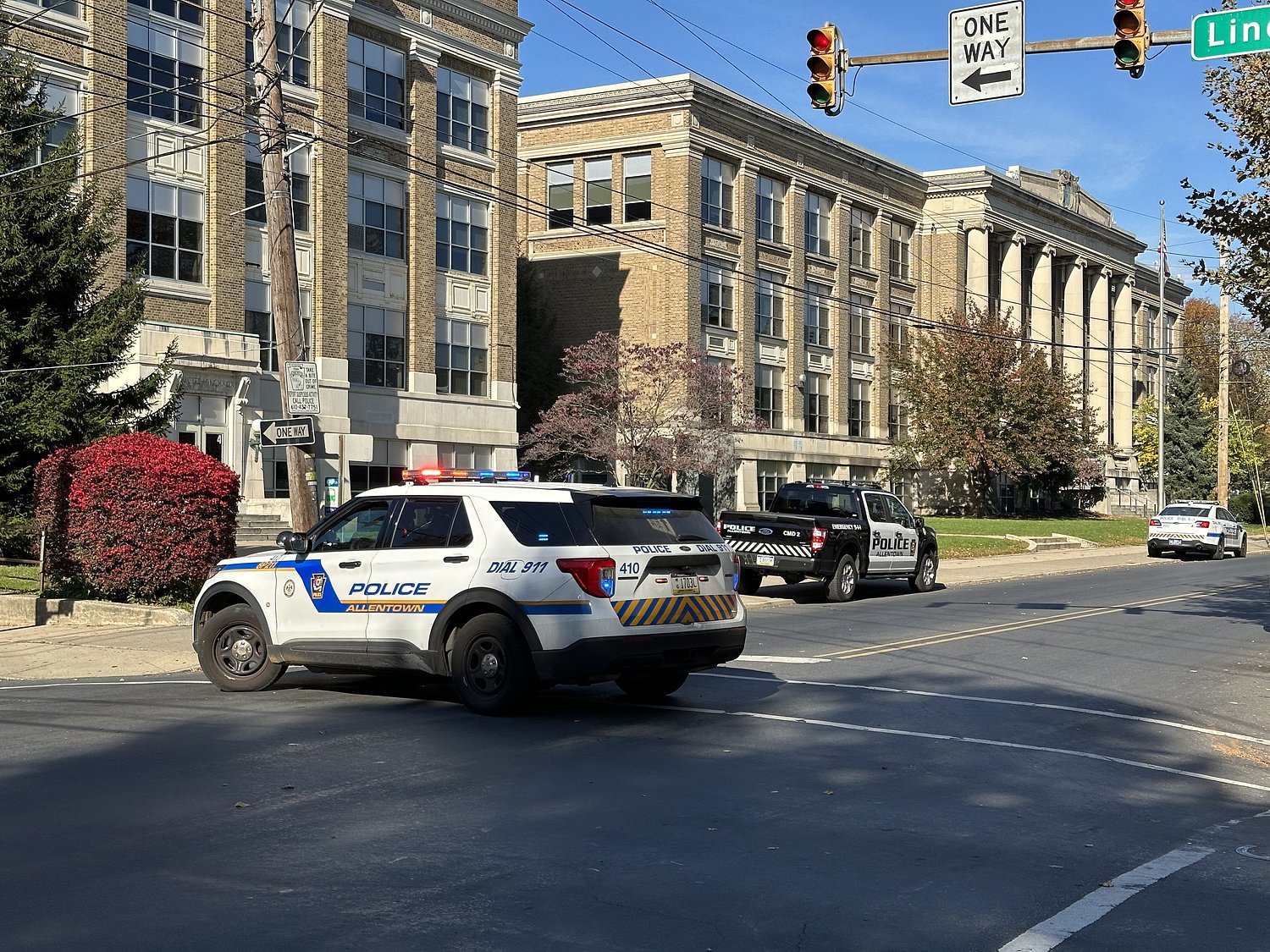 Allen H.S. students sent home early on 1st day of school due to bomb threat: cops (UPDATE)