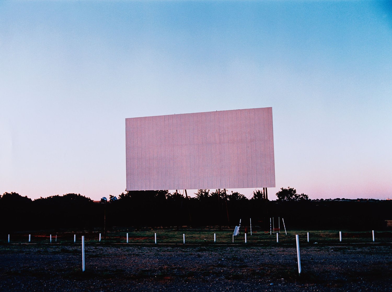 Texas' drive-in theaters dwindle with North Texas location closing
