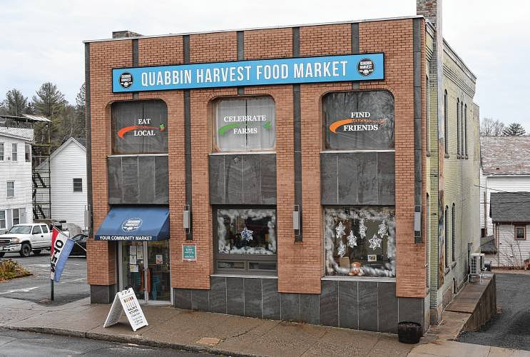 Picking up dinner and a show: Tiny concerts take place at Quabbin Harvest Food Co-op in Orange