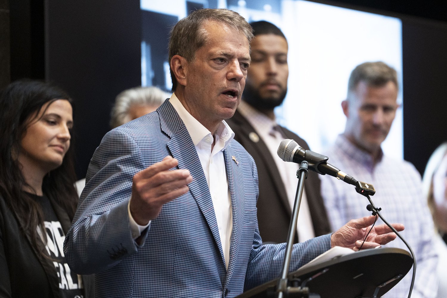 Records raise more questions about influence of Pillen’s hand-picked no-bid contractor