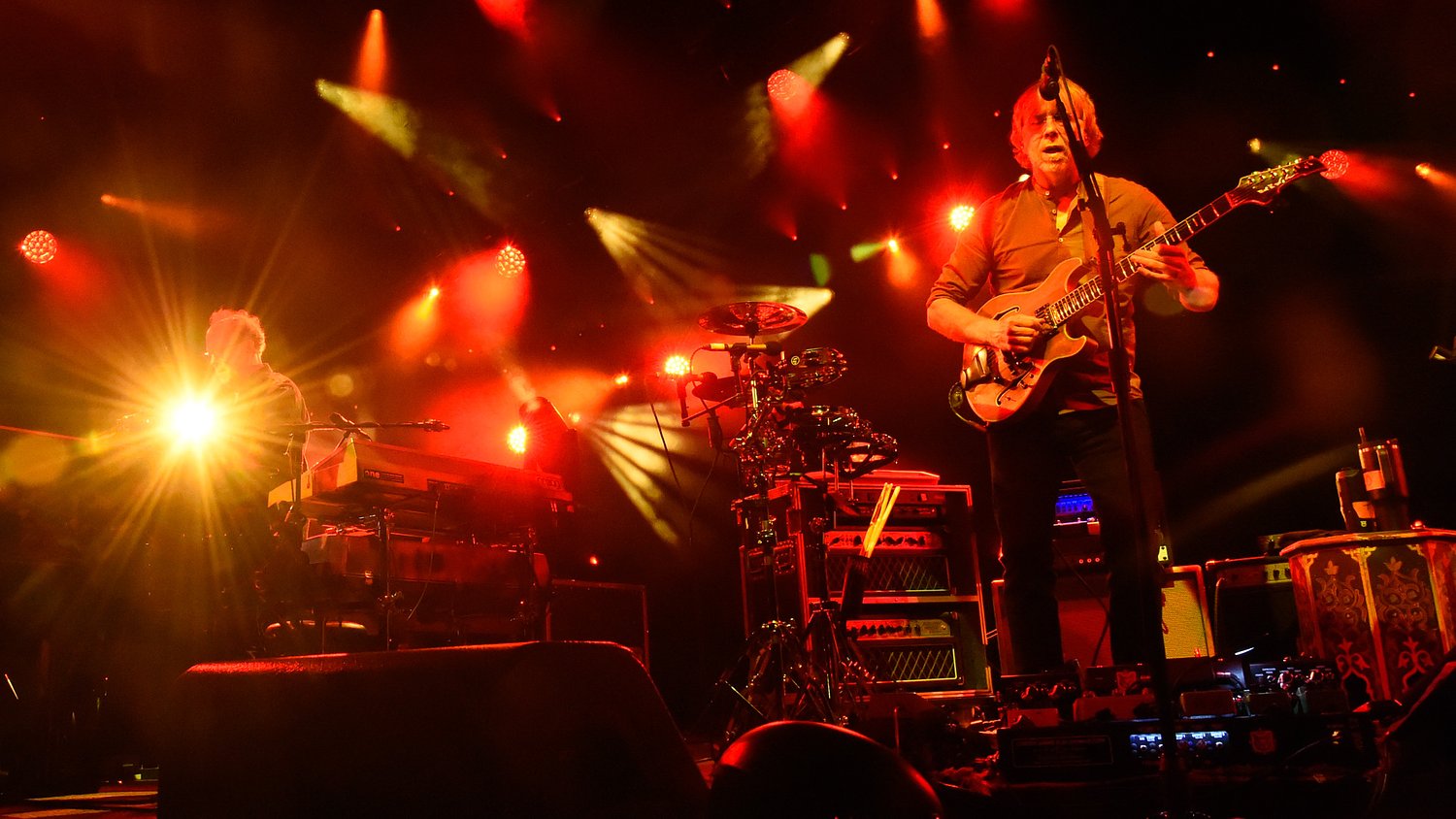 Legendary band plays epic concert at Alabama amphitheater