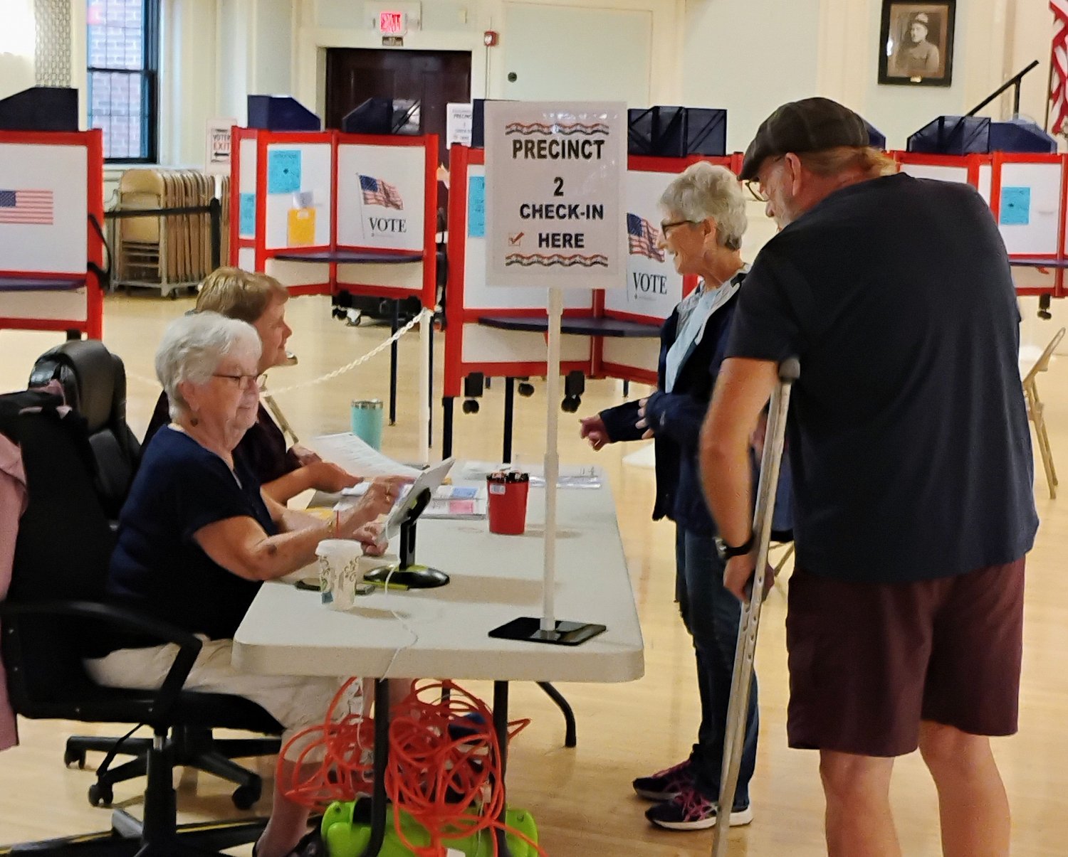 Markey, Jacobs carry area towns for Dems, Minogue for GOP