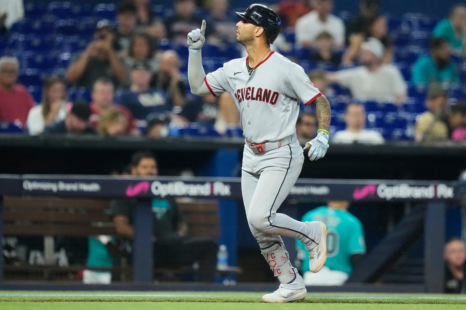 Guardians sweep Marlins with 5-2 win; ride four-game winning streak in All-Star break