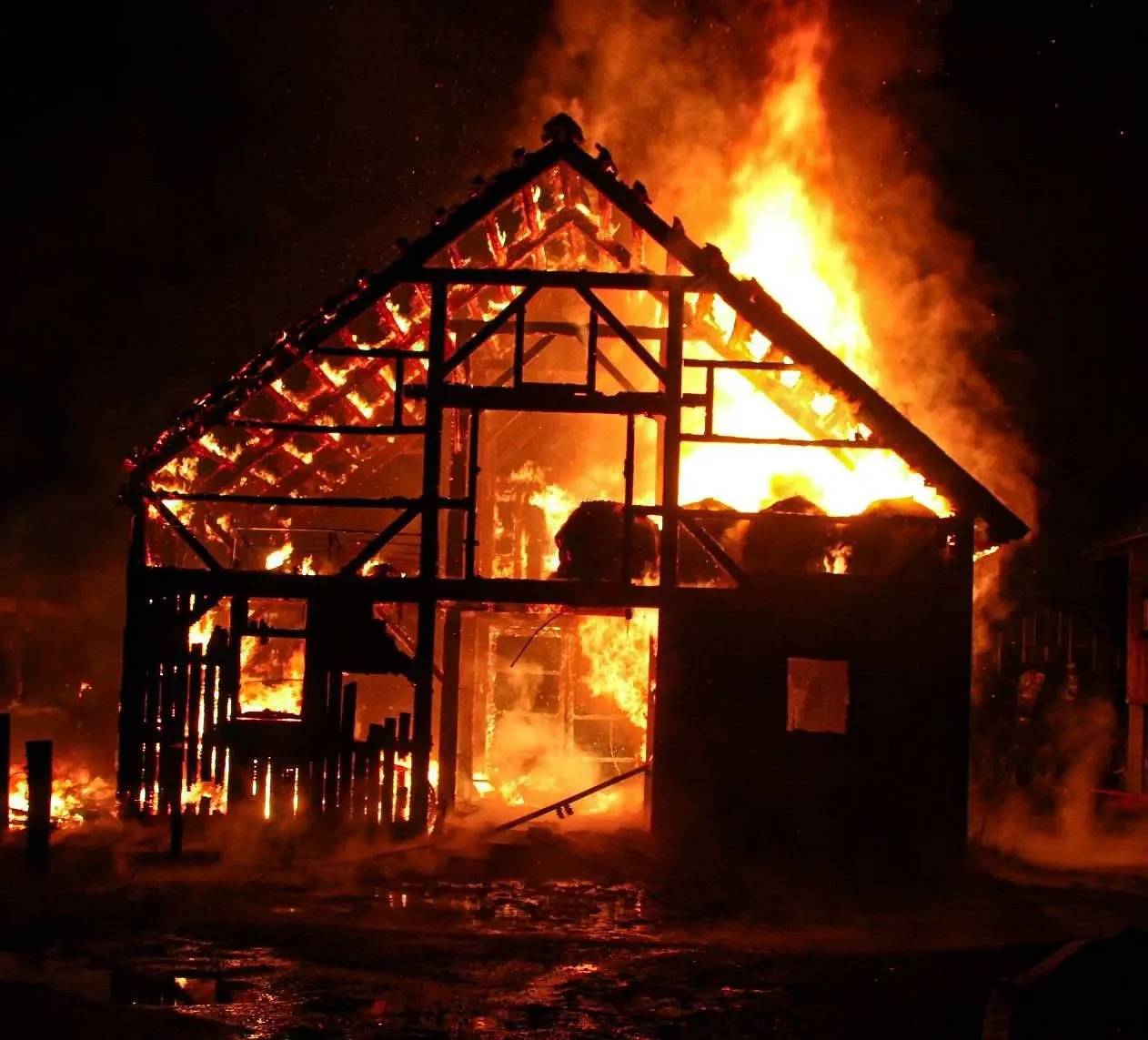 No injuries reported in early morning fire at Nubanusit Neighborhood & Farm