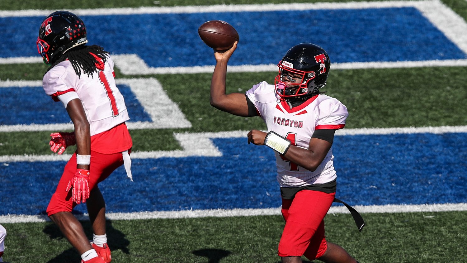 QB scores 5 TDs as late rally pushes seventh-seed to upset over two-seed
