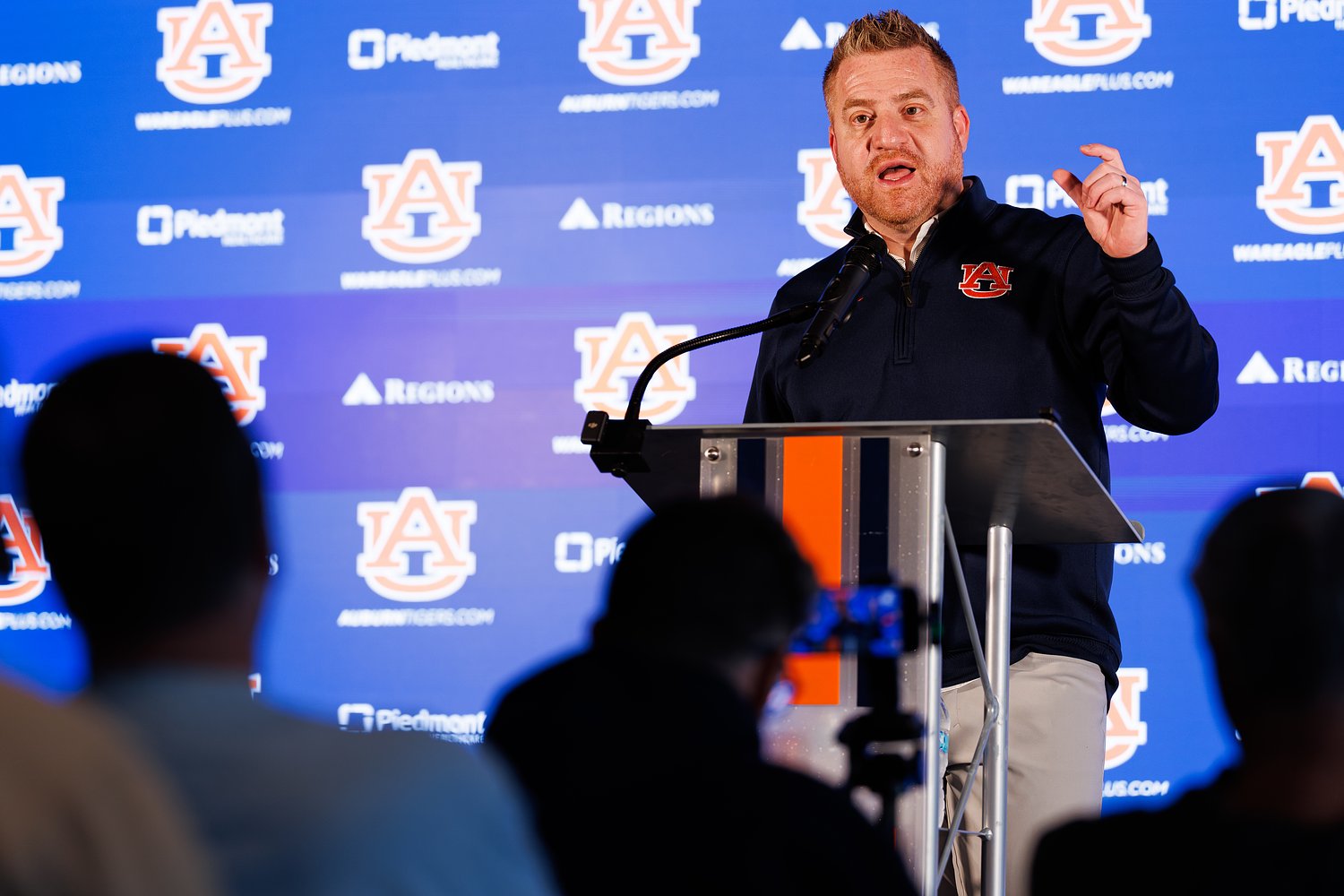 Live updates: Auburn coach Alex Golesh previews No. 18 LSU in Monday press conference