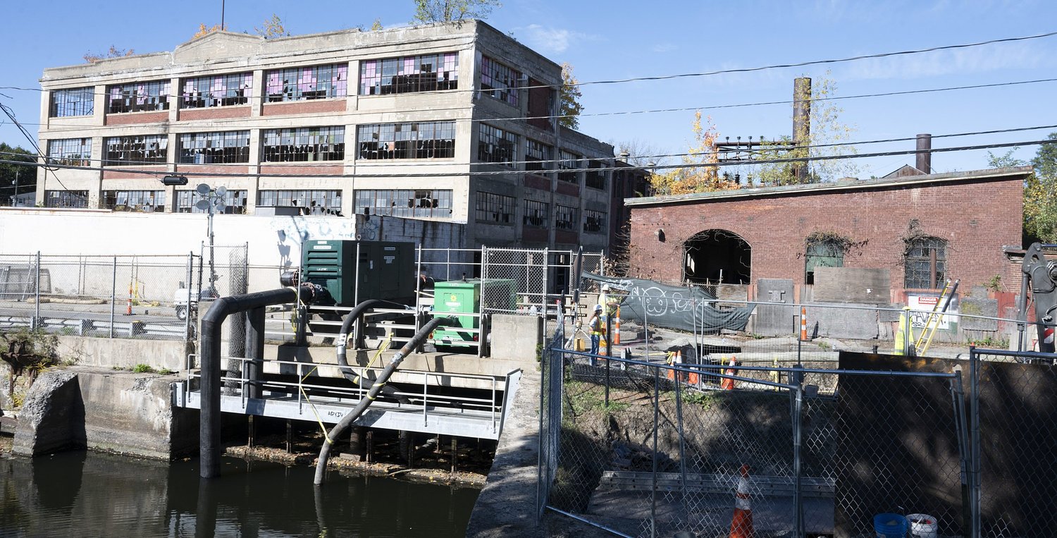 Easthampton Ferry Street mill demolition about to begin despite sinkhole closure