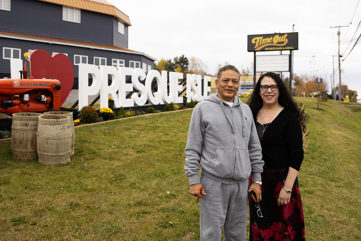 Landmark Aroostook hotel installs massive ‘I ❤️ Presque Isle’ sign as new managers work to rehabilitate image