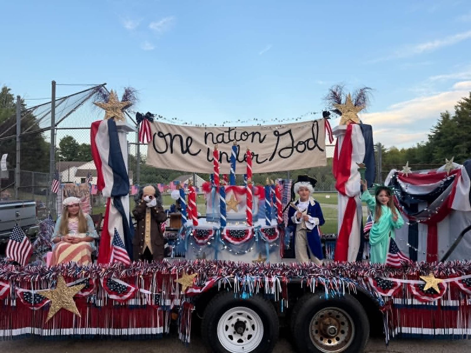Greenville's Pots and Pans parade lights up the night