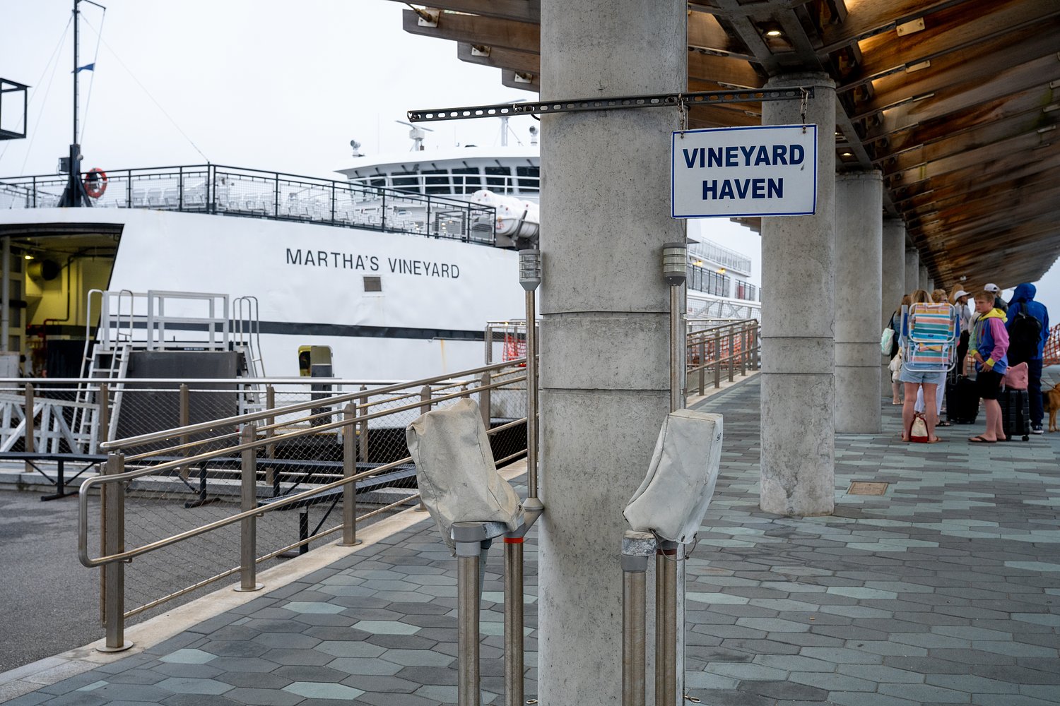 1 hurt after minivan crashes on ferry in Martha’s Vineyard, delays expected