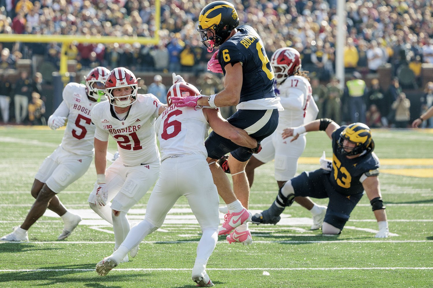 ‘It sucks’: Michigan’s offensive woes continue, even with a new QB