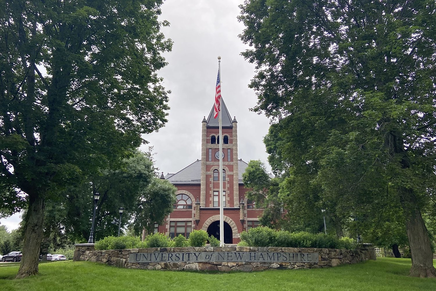 USNH board votes to merge chancellor and UNH president roles