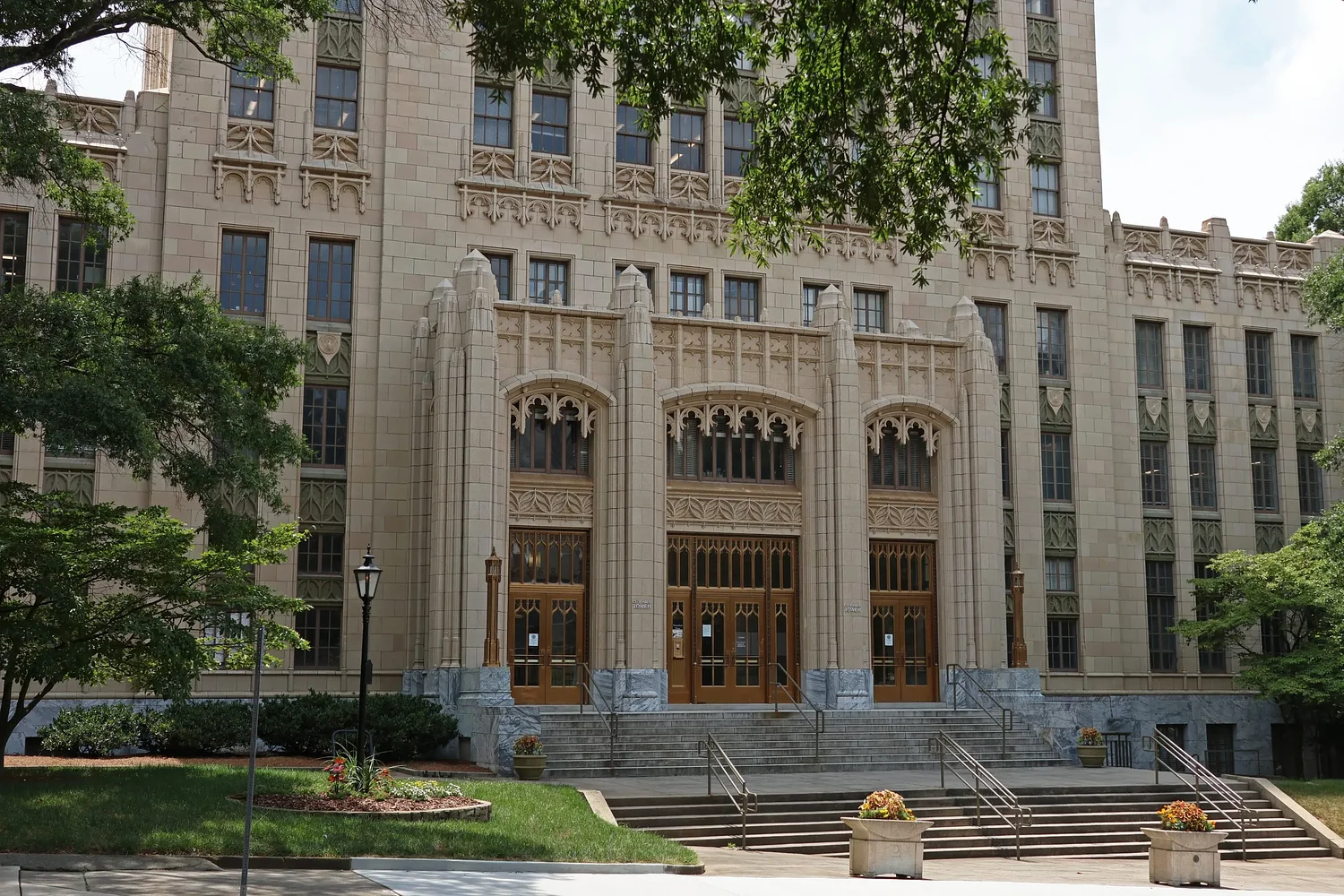 Atlanta City Council stalls data center task force proposal as mayor plans strategy group