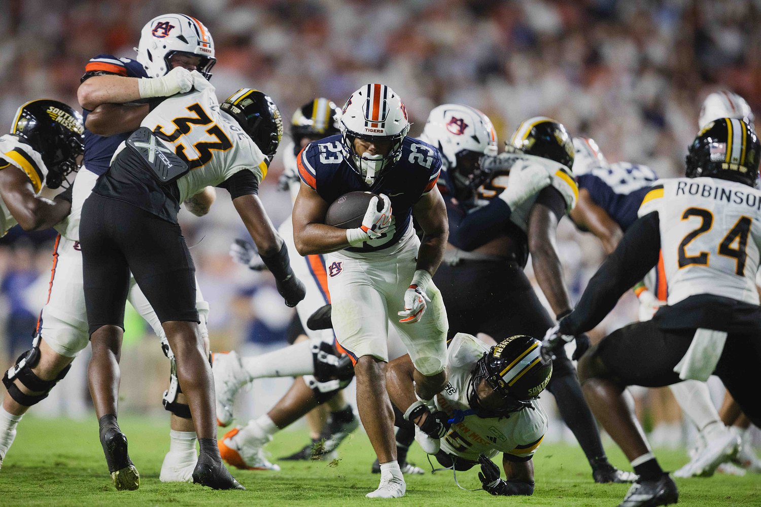 How can Auburn get its running backs more involved?