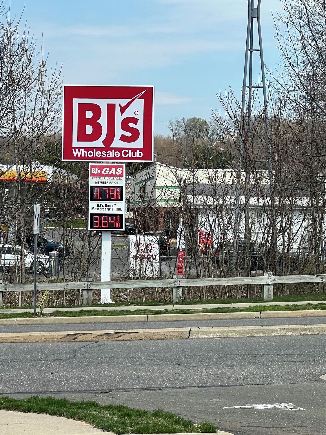 $1.30 per gallon: Gas prices vary widely across CT. Here's where to save the most