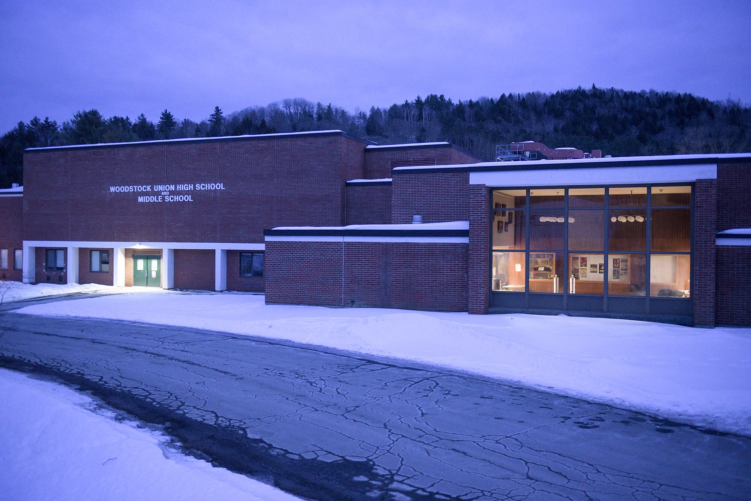 Mountain Views presses for state building aid
