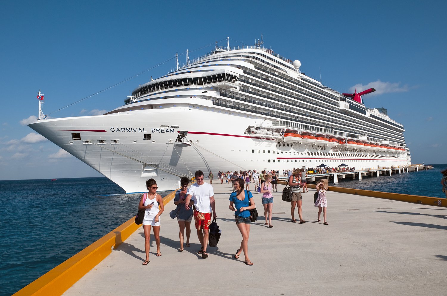 Principal banned from teaching after changing school calendar to go on a cruise