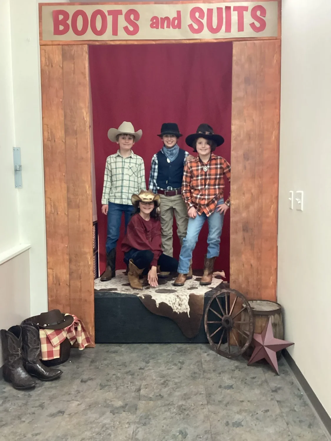Boots and Suits dance at Mason Elementary raises scholarship funds
