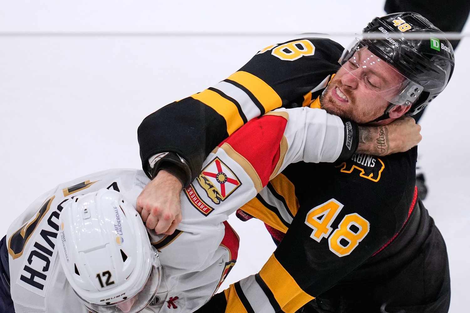 Ex-Bruins heavyweight gets long-term deal with Atlantic Division team