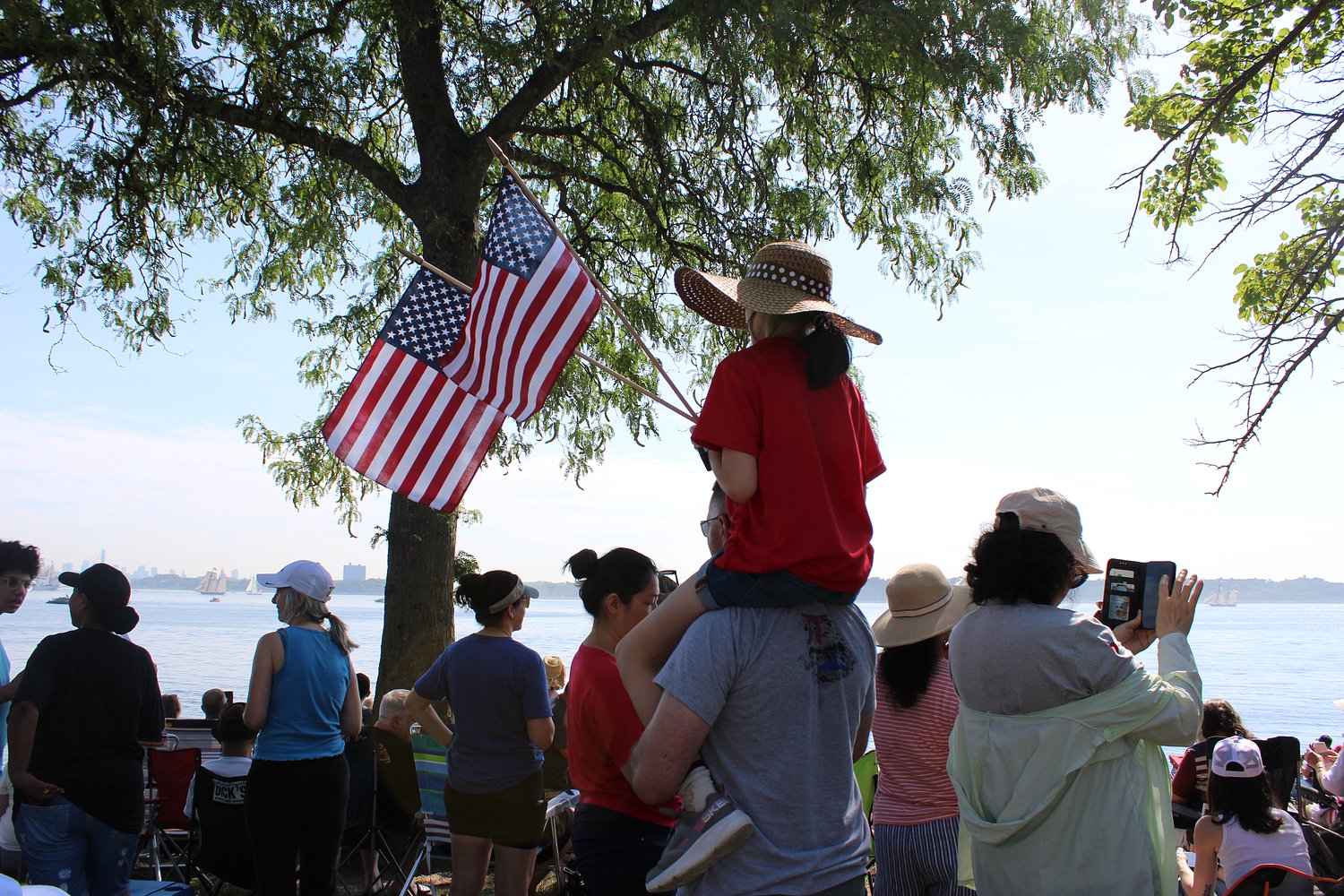 Hundreds of Staten Islanders celebrate July 4th at Parade of Ships viewing party