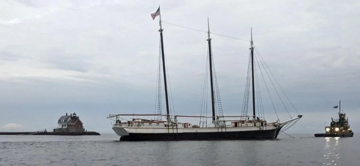Historic Maine schooner sinks off New York City