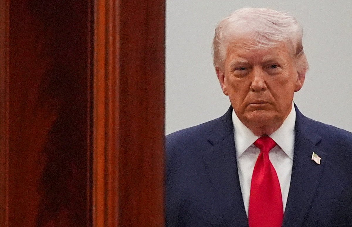AI generated picture of Trump appearing to depict himself as Jesus taken off social media