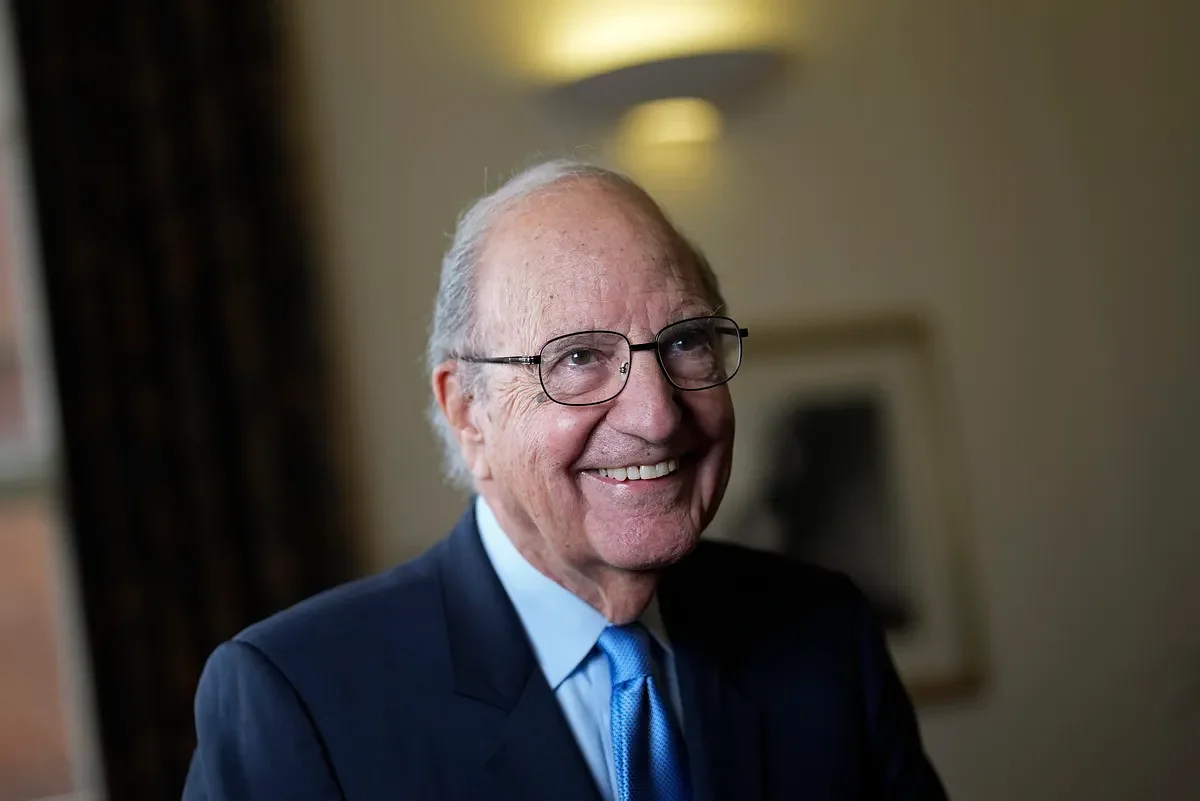 Parents ask that George Mitchell’s name be removed from Maine elementary school