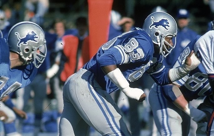 Former NFL defensive lineman dies at 77