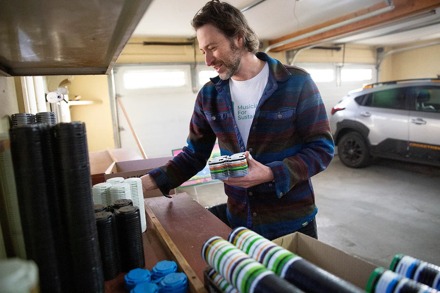 Barnard man tackles plastic waste with can carrier program