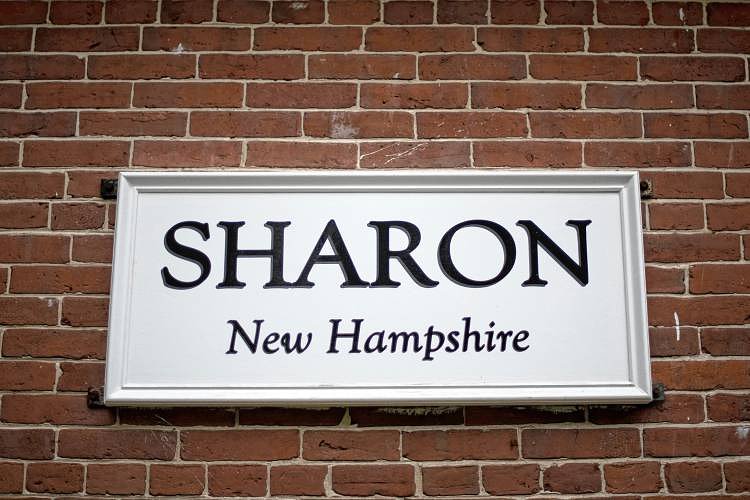 Freezing rain causes single-vehicle crash in Sharon