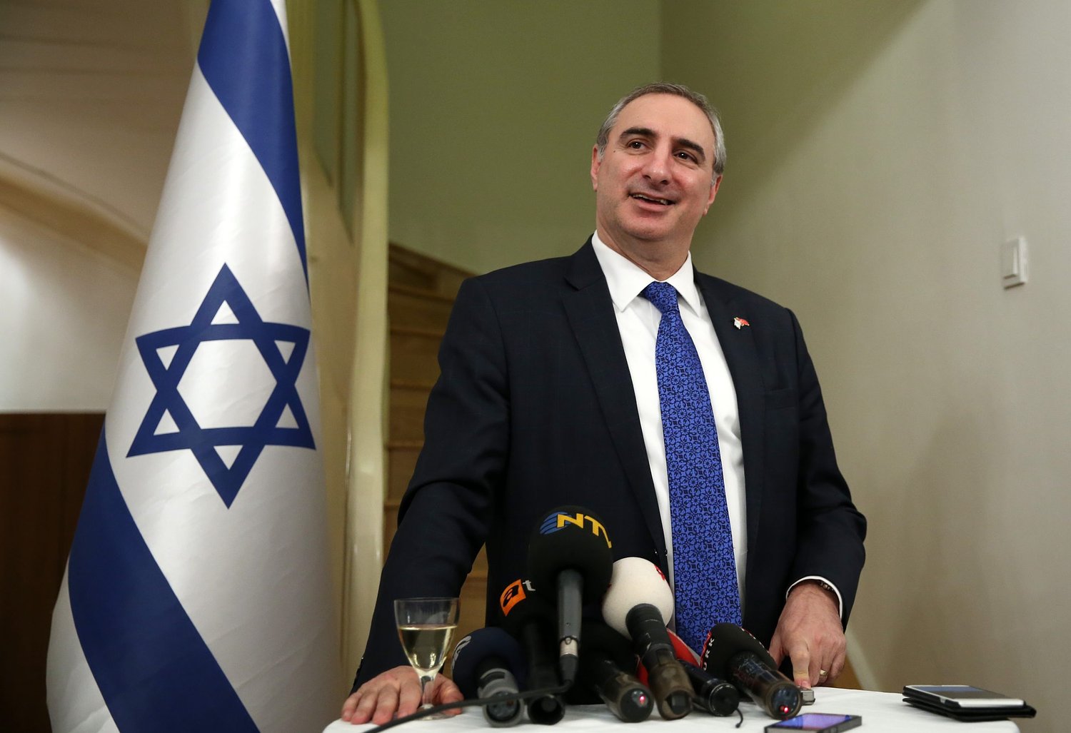 Eitan Na’eh, first Israeli envoy to Bahrain, UAE, remembered as dedicated diplomat