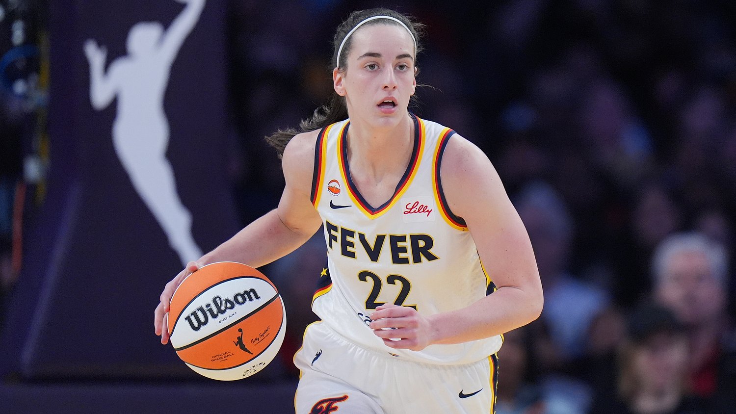 Caitlin Clark called for technical foul amid chippy Indiana Fever win over Connecticut Sun