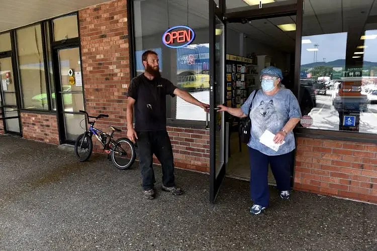 Independent pharmacy expands in Newport with move to former Rite Aid location