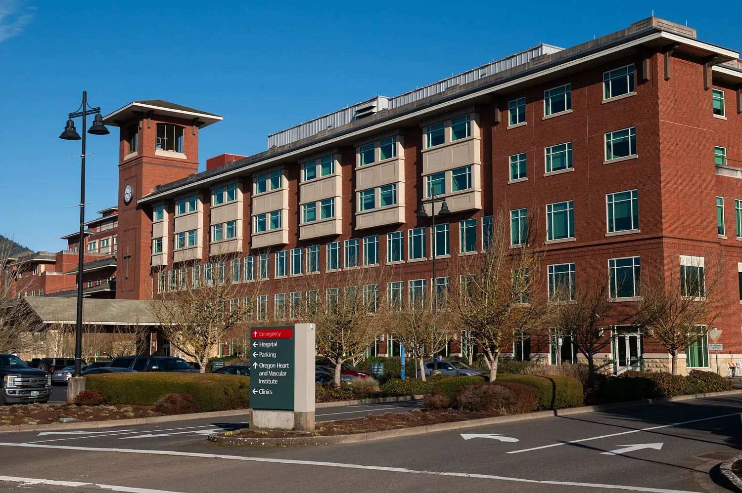 Hundreds of medical staff vote 'no confidence' in RiverBend leadership 