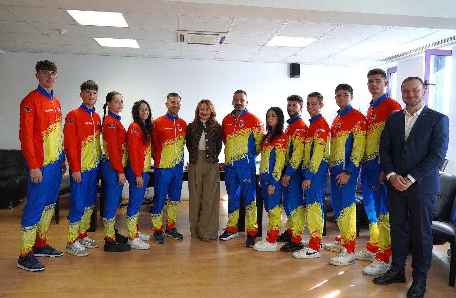 Campionii de la Puma Club Sibiu, primiți la Consiliul Județean după aurul mondial la Taekwon-do / foto