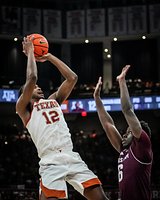 Texas vs Georgia: Live updates, TV/streaming info for SEC game