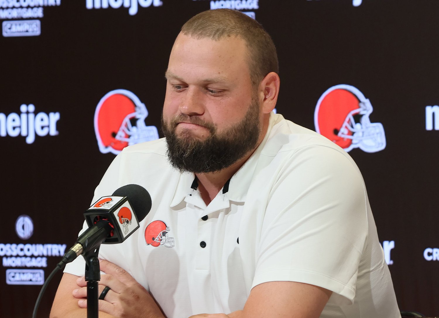 Browns LG Joel Bitonio: ‘I could never picture myself in a different uniform’