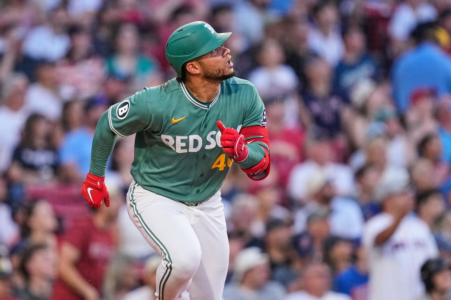 Red Sox, for a change, enjoy big breakout night at Fenway