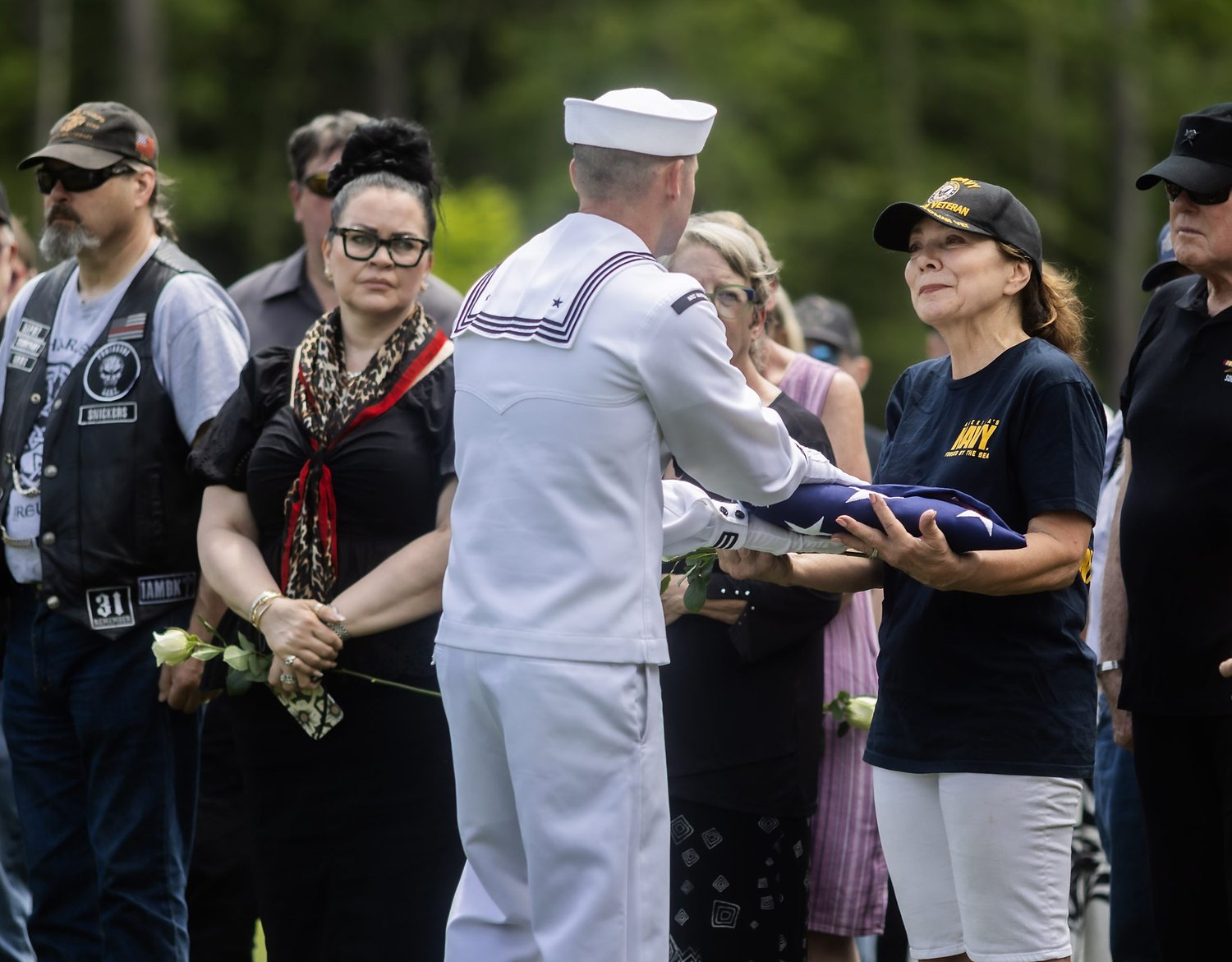 'He's got family now': Strangers unite to honor Navy veteran's unaccompanied burial
