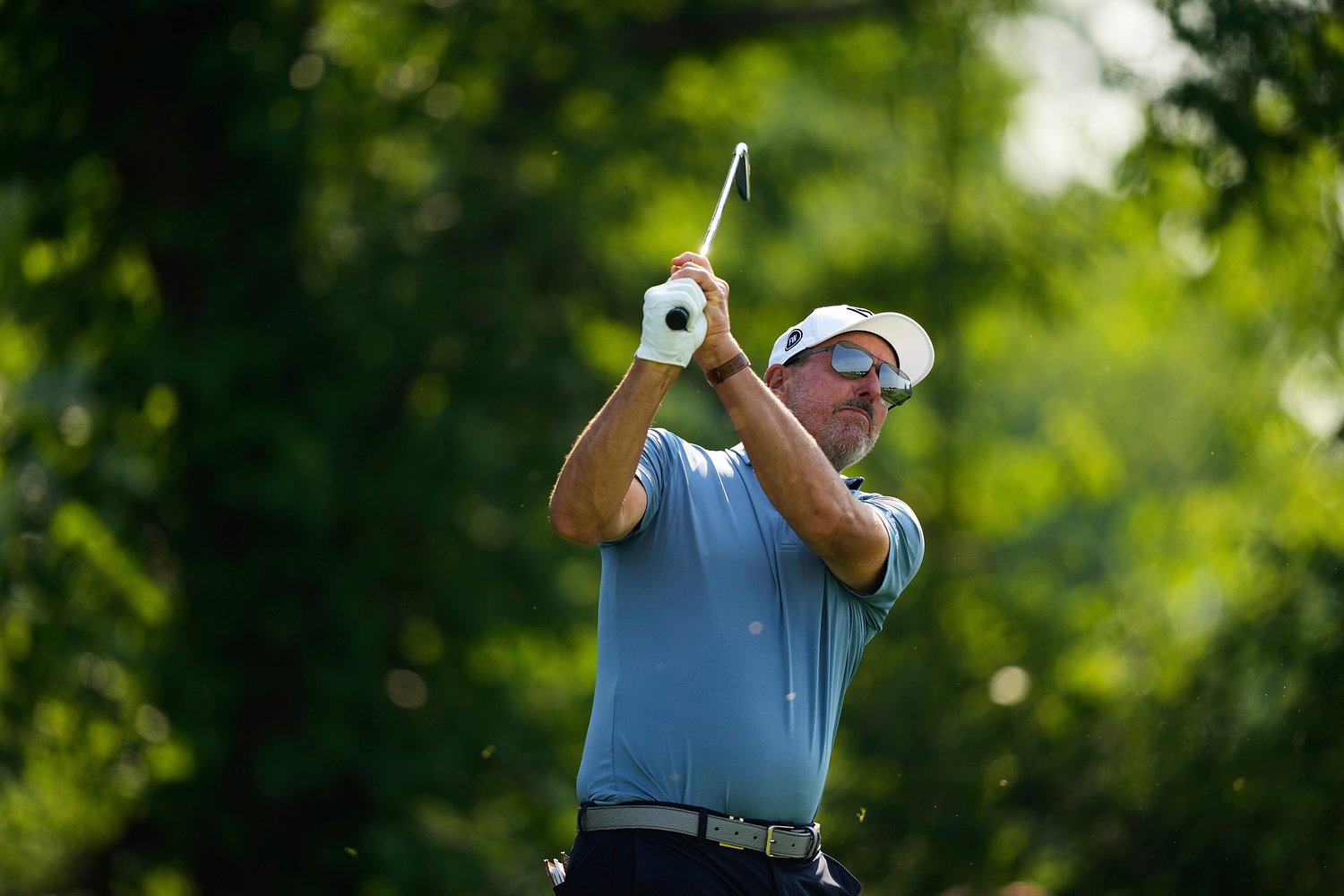 Legendary golfer kicked out of California club